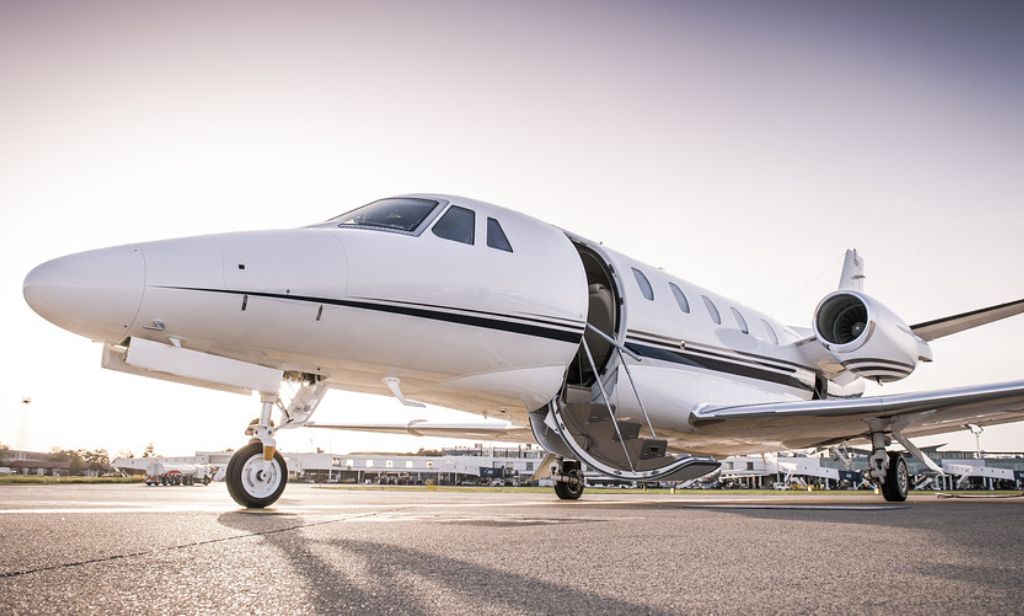 Private Jet for Hire VIP VVIP from Kenya for corporate events | Charter bigger jets like a Beechcraft 350 from Nairobi for sightseeing and transfers